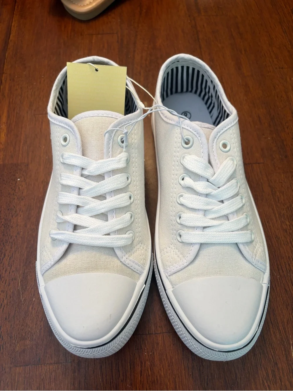 Classic woman’s  White Canvas Lace-Up Sneakers